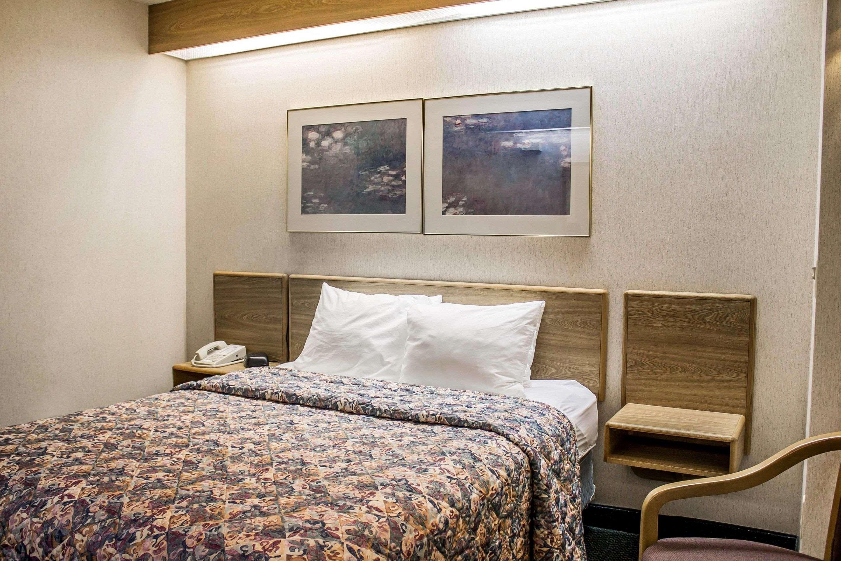 Rodeway Inn Abbotsford Экстерьер фото