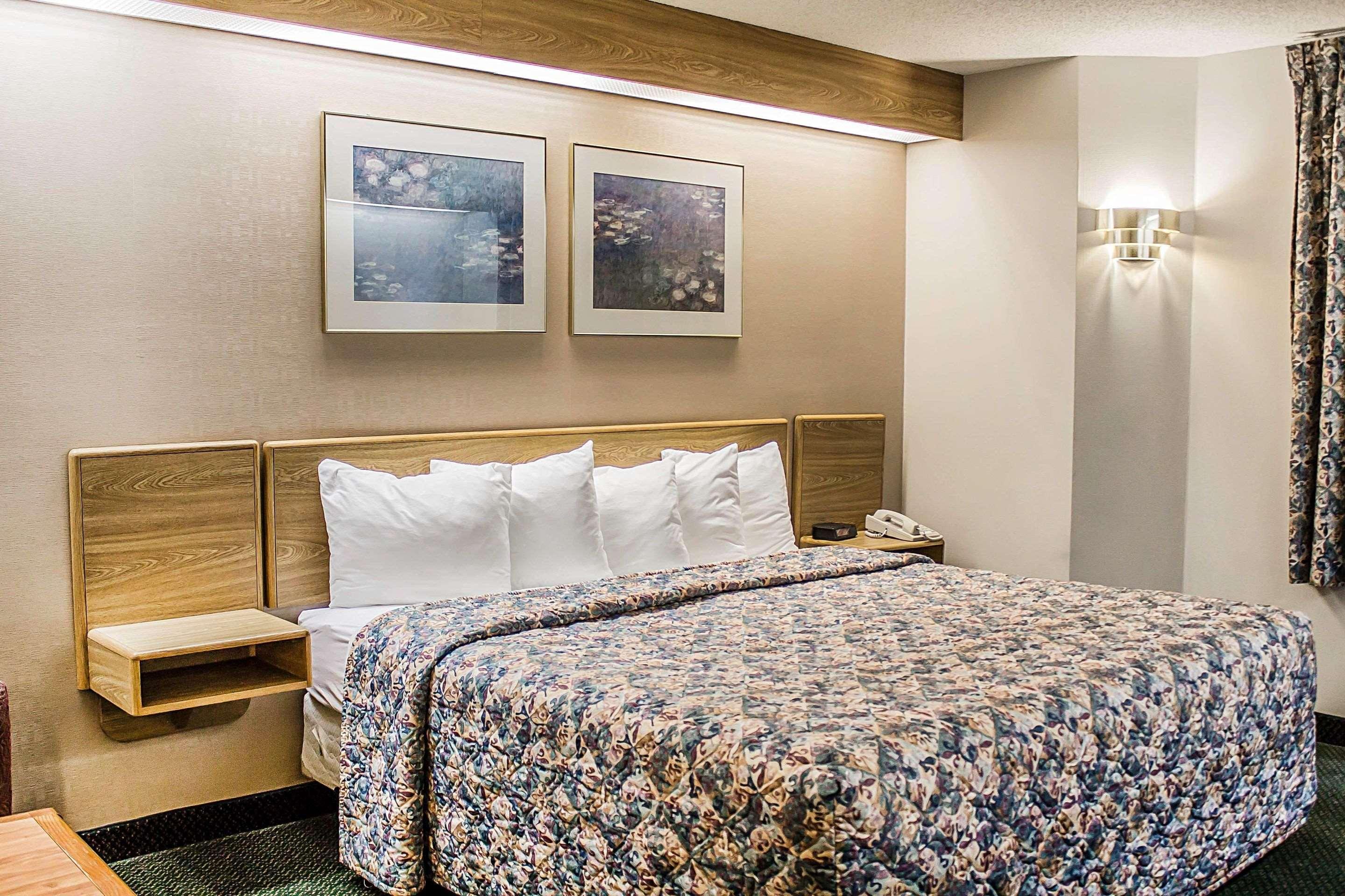 Rodeway Inn Abbotsford Экстерьер фото