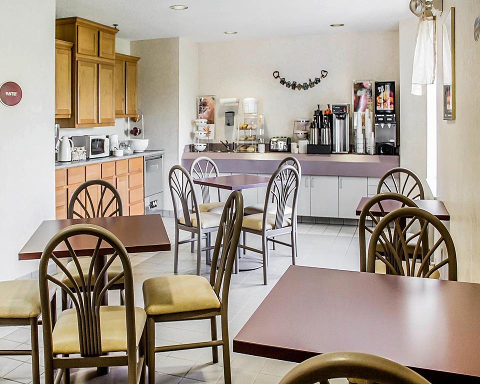 Rodeway Inn Abbotsford Экстерьер фото