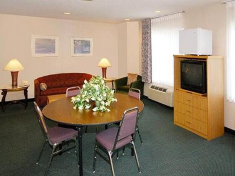 Rodeway Inn Abbotsford Экстерьер фото